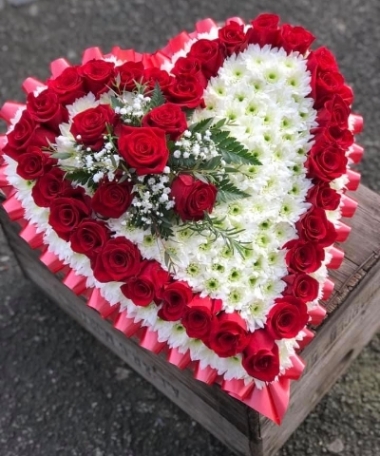 Fresh flower heart  wreath