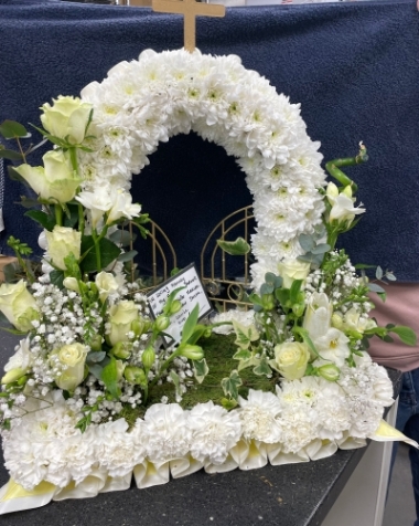 Gates of heaven fresh flower wreath