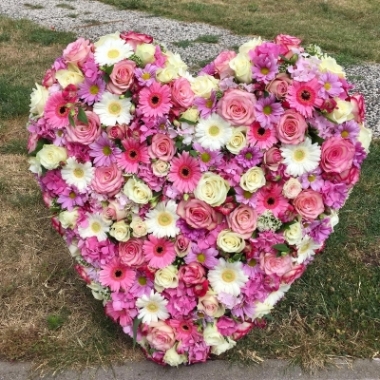 Mixed flower fresh heart wreath